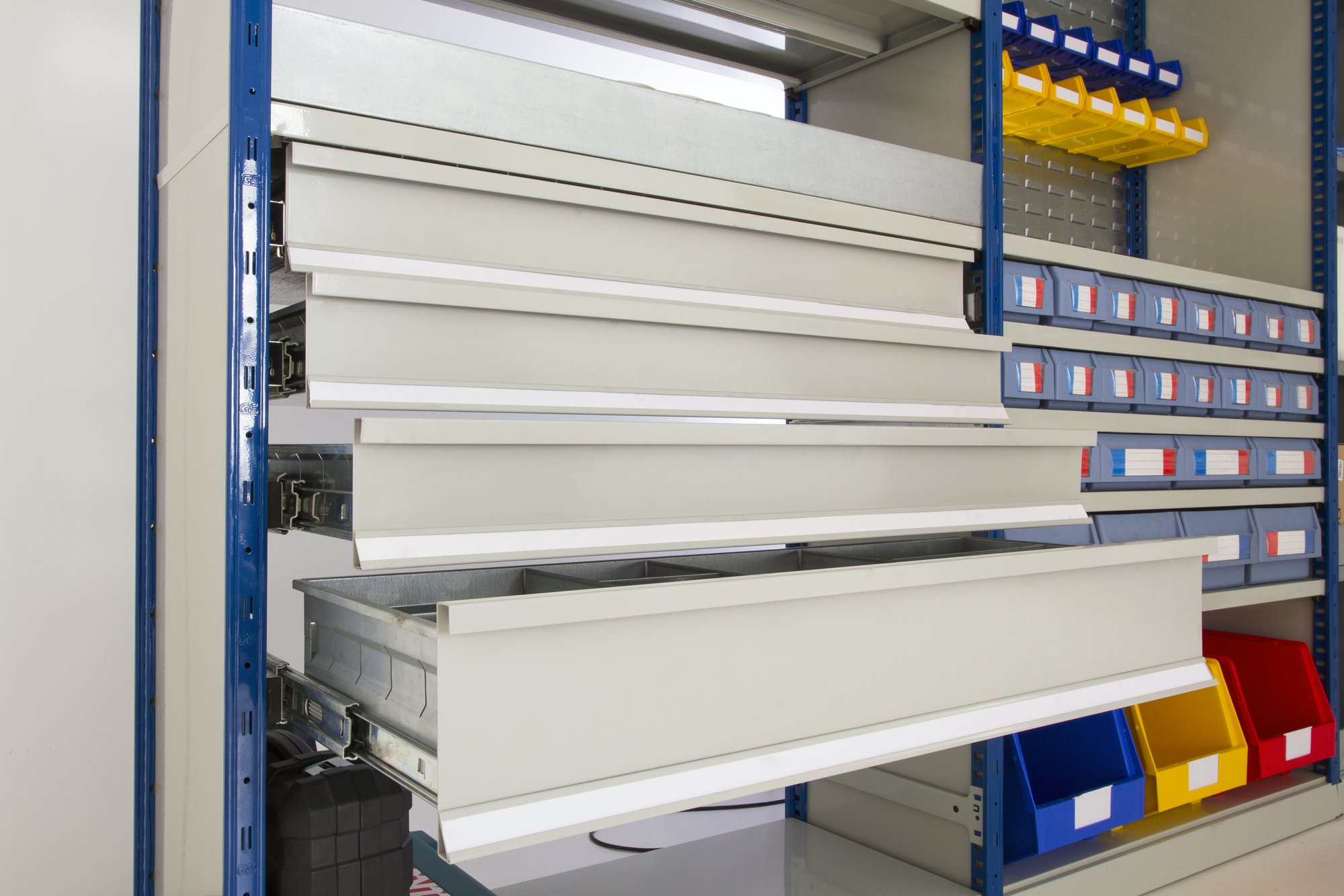 Shelving <br>Systems